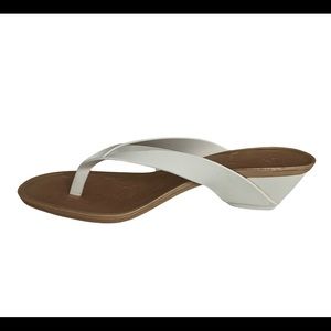 Sz 7Timberland Flirtatious Thong Womens Sandal White Rubber Beach Comfort 90386